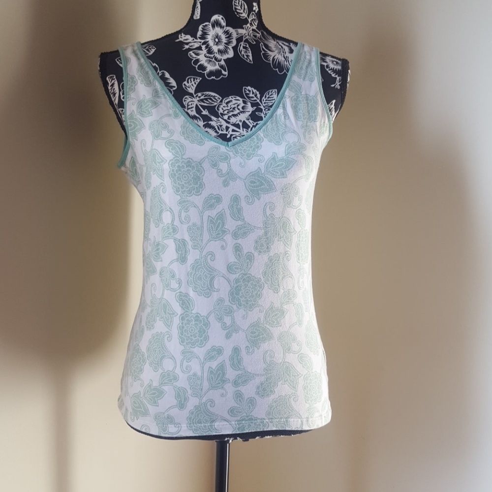 🎁Gap Green and White Floral Tank Top